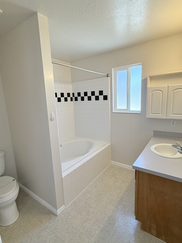 Building Photo - 2022 N 850 W