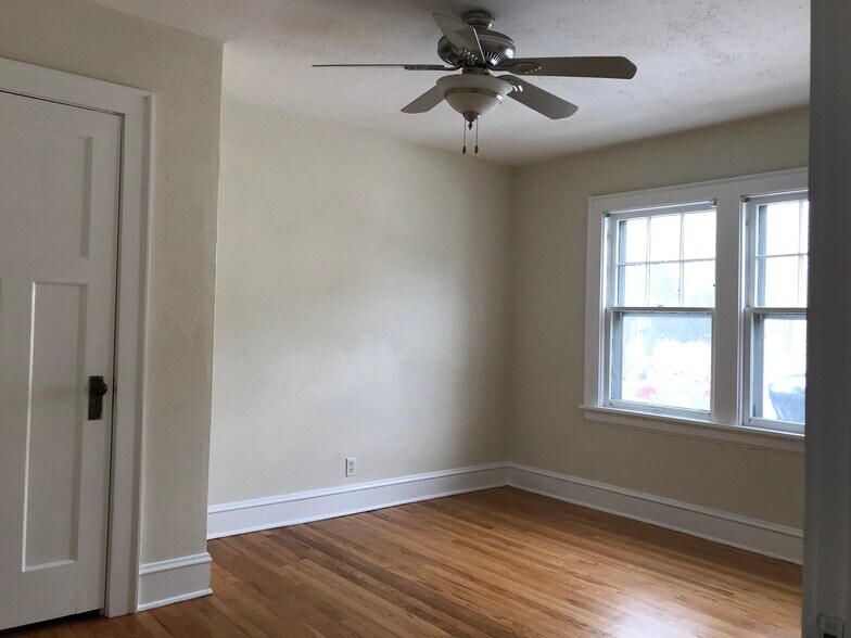 Bedroom - 1105 Emerald St