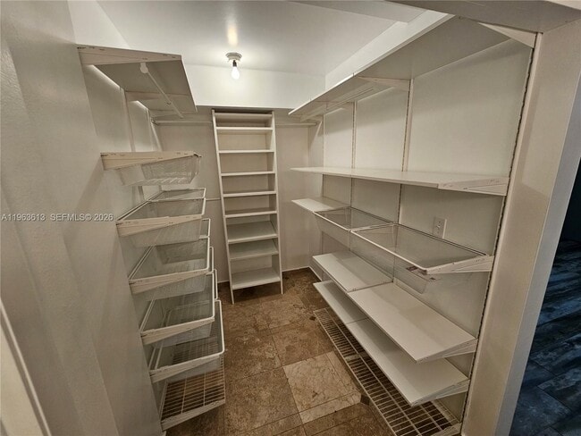 Building Photo - 6575 W Oakland Park Blvd