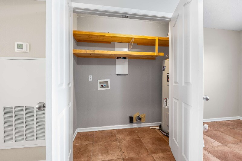 Building Photo - 423 Shoshone Pl