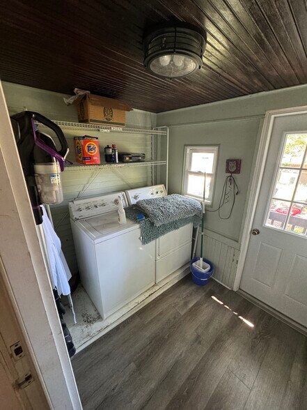 Building Photo - 84 E. 15th Street