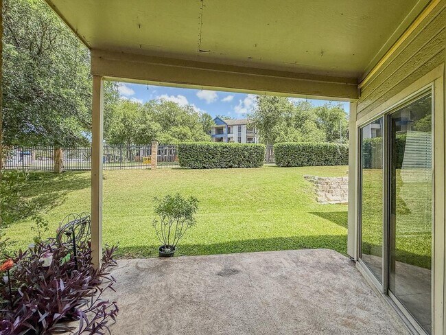 Building Photo - 2450 Wickersham Ln