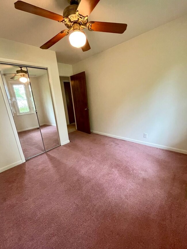 Building Photo - 6808 River Ridge Dr