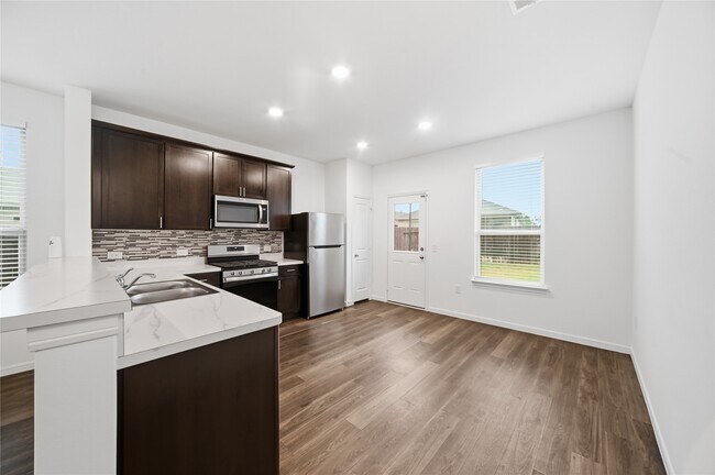 Building Photo - 16306 Fontana Ct