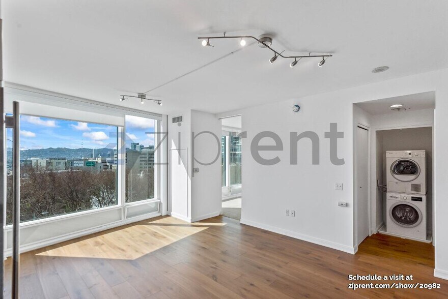 Building Photo - 425 1st St