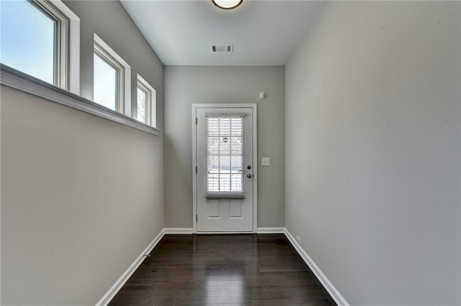 Building Photo - 68 Hardy Water Dr SE
