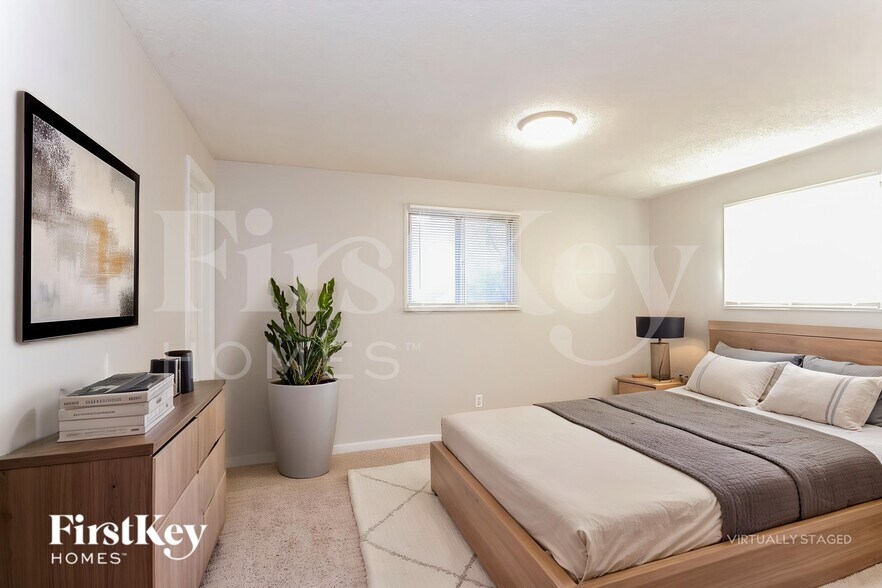 Building Photo - 2543 Fairfax Rd