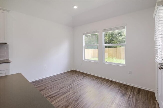 Building Photo - 10724 Steinbeck Dr