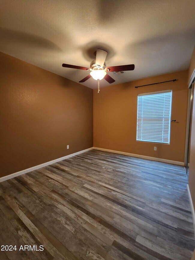Building Photo - 40443 W Helen Ct