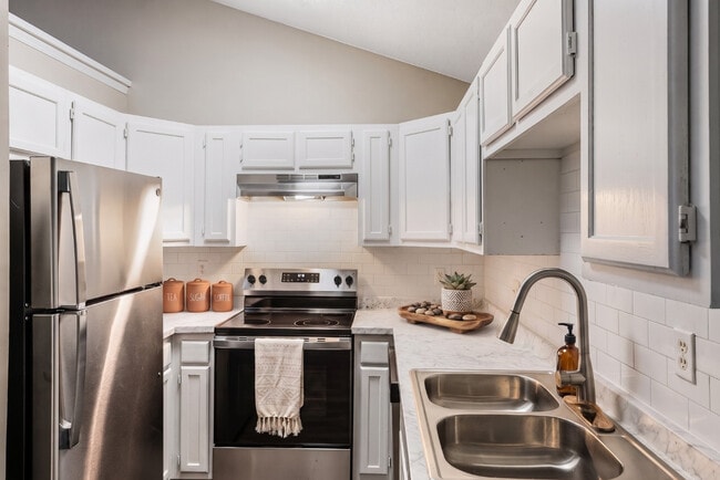 Building Photo - Jamestown Manor Apartments
