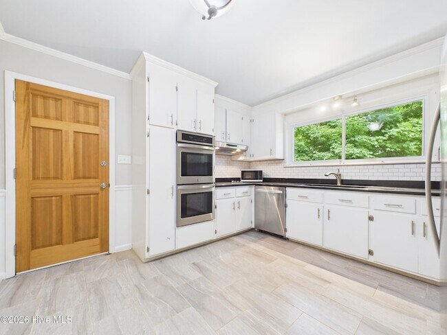 Building Photo - 6515 Pleasant Pines Dr