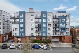 Building Photo - Cozy & Bright 2BD/2BTH Condo for Lease in ...