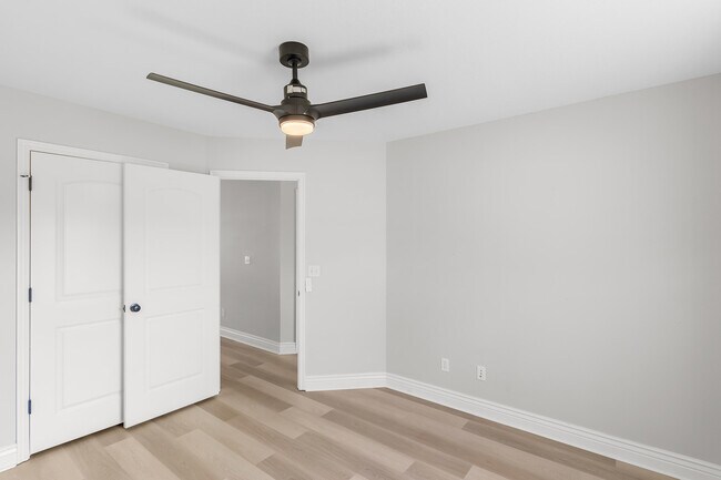Building Photo - 1704 Ballentine Ln
