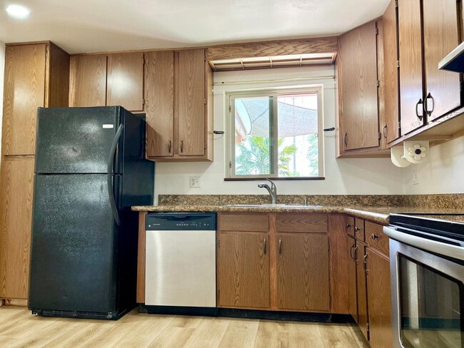 Building Photo - 6607 E Sheridan St