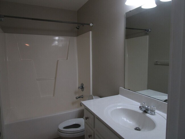 Building Photo - 6620 J J Roberts Dr