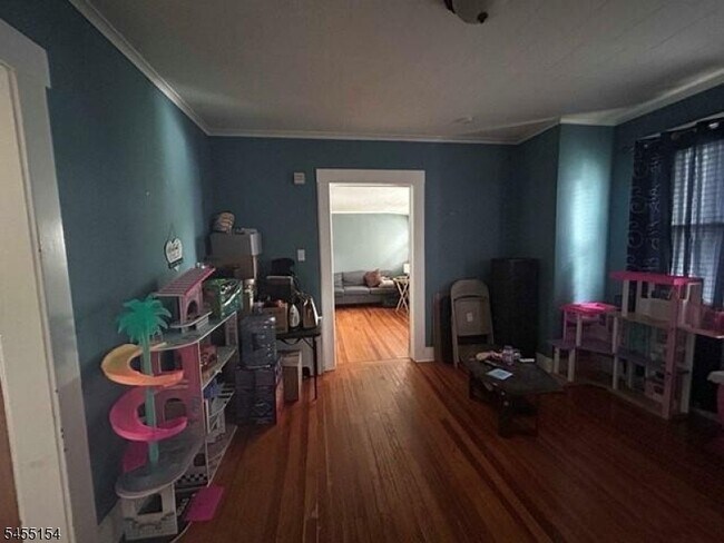 Building Photo - 31 Bamford Ave