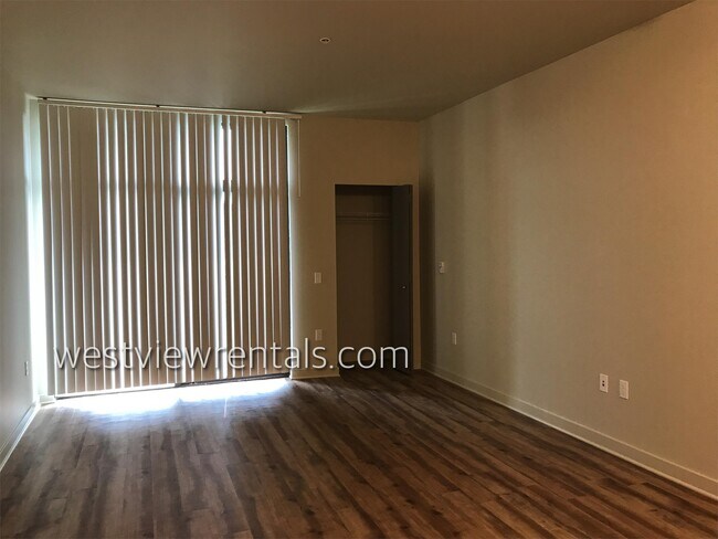 Building Photo - 1225 Railroad Ave