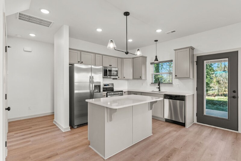 Building Photo - 311 W Broad St