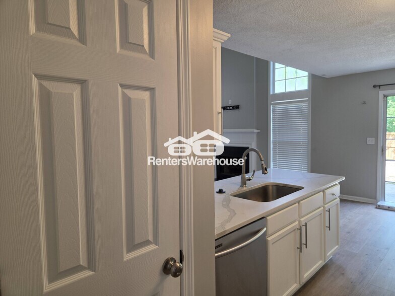 Building Photo - 2580 Alvecot Cir SE