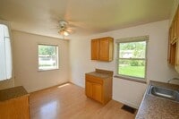 Building Photo - 6921 Pin Oak Dr