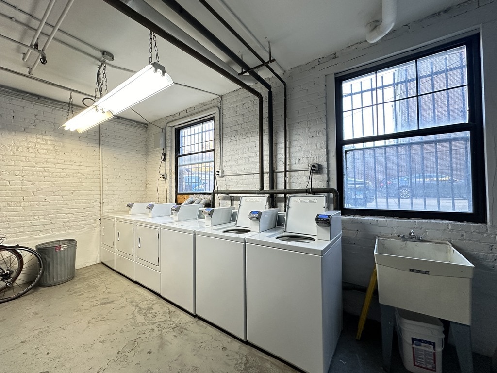 Building Photo - 4847 N Damen Ave