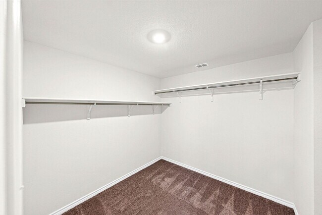 Building Photo - 1 MONTH FREE RENT WITH 18 - 24 MONTH LEASE!!! AVAILABLE THROUGH MARCH ONLY!