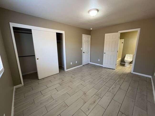Building Photo - 1435 Cottage Pl