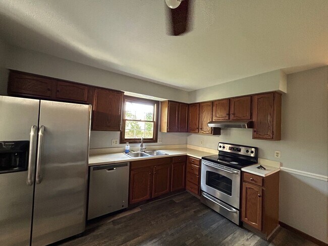 Building Photo - 3 Bedroom Stone Facade Colonial with 2 Car Attached Garage  in Strongsville