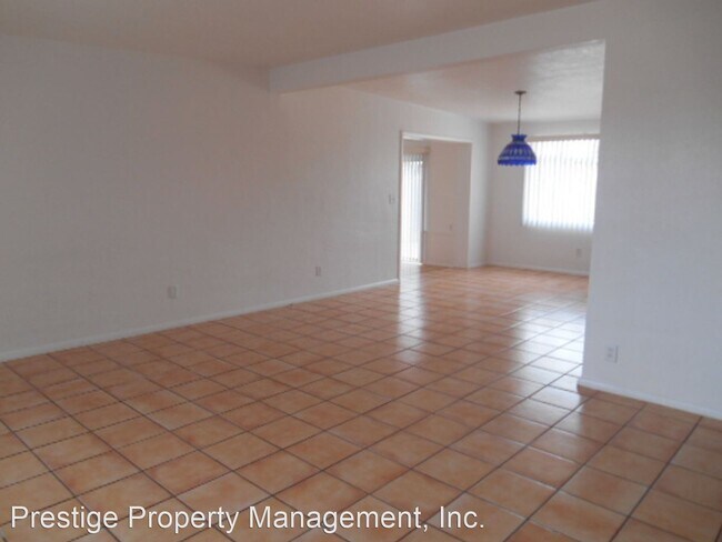 Building Photo - 3 br, 2 bath House - 2402 S. Calle Yucatan