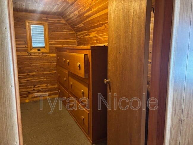 Building Photo - 5940 Cadieux Rd