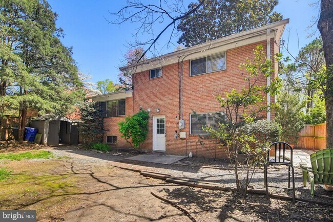 Building Photo - 9717 Hedin Dr