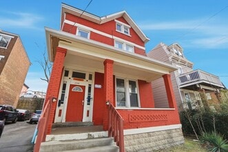 Building Photo - 7 bed/2 bath on Rohs St., Mins. from UC for Only $600/pp ($4,200/mo)!