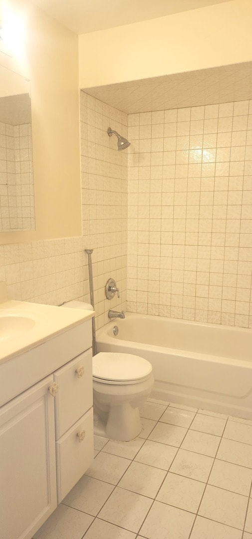 Building Photo - 9461 Bay Colony Dr