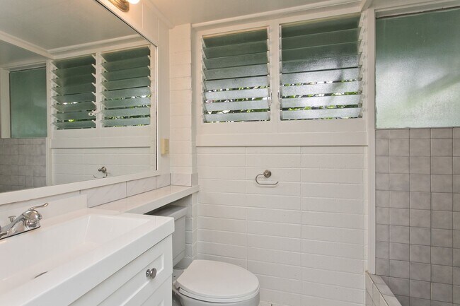 Building Photo - Kailua Pet Friendly - 3 bedroom, 1 bathroom