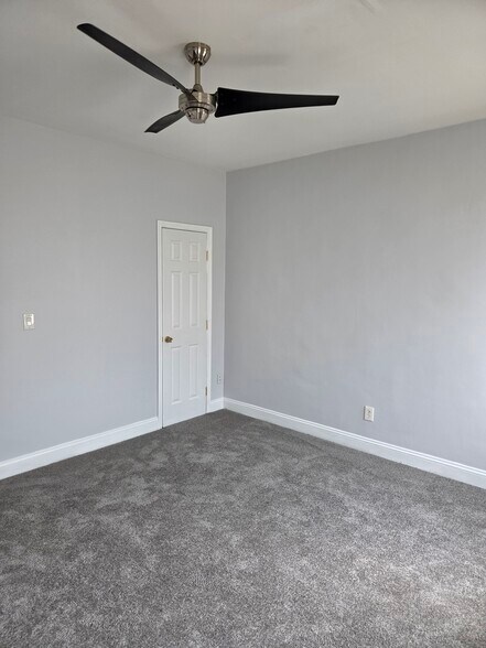 Front Bedroom - 614 McKewin Ave
