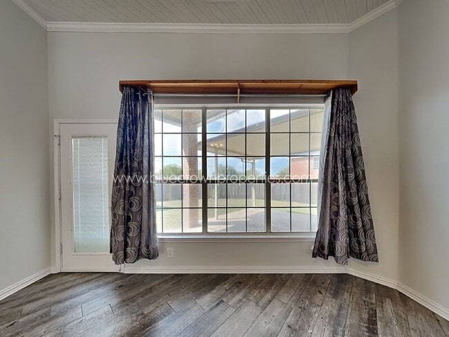 Building Photo - 7513 Silverthorn Dr