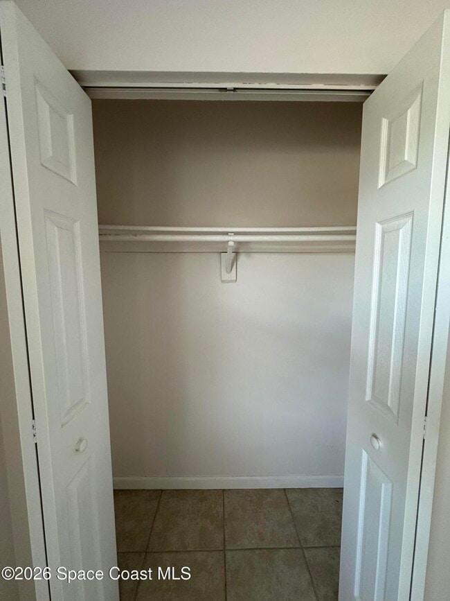 Building Photo - 837 Hickory St