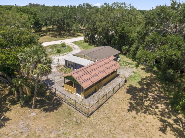 Building Photo - 8012 US-1