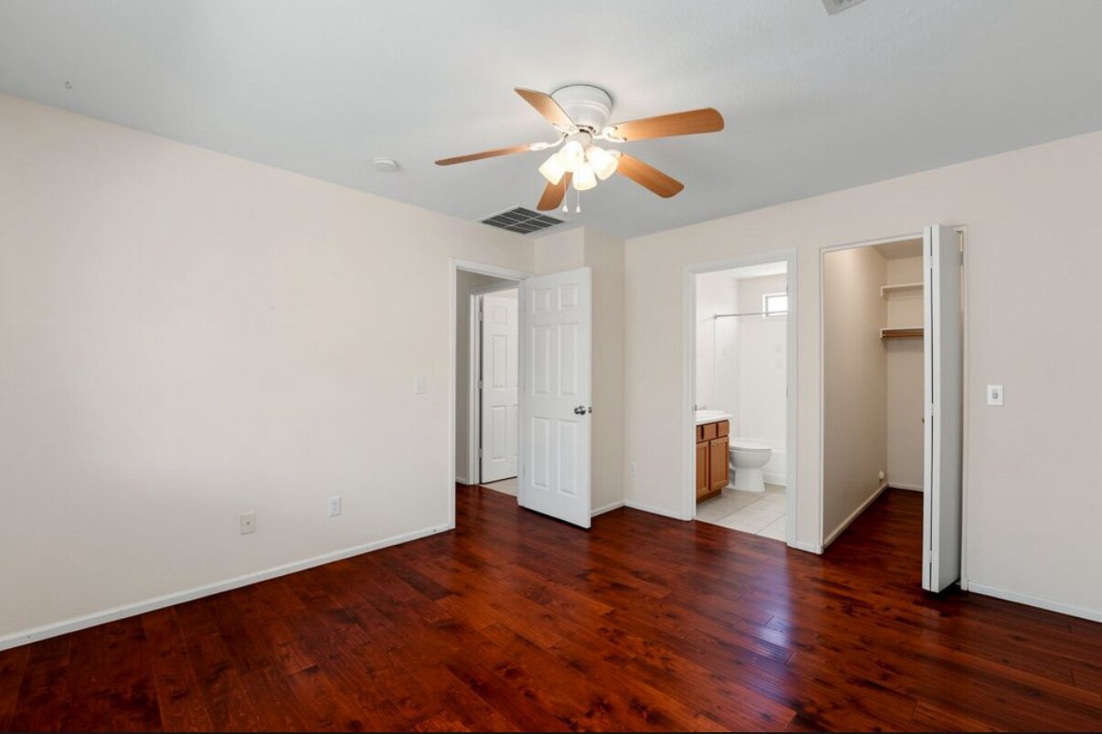 Building Photo - 42551 W Hillman Dr