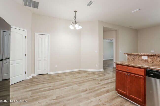 Building Photo - 86016 Cherry Laurel Way
