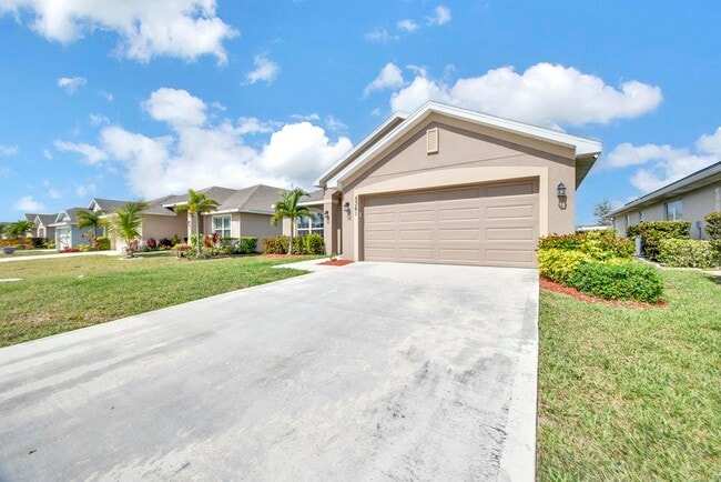 Building Photo - 5361 San Benedetto Pl
