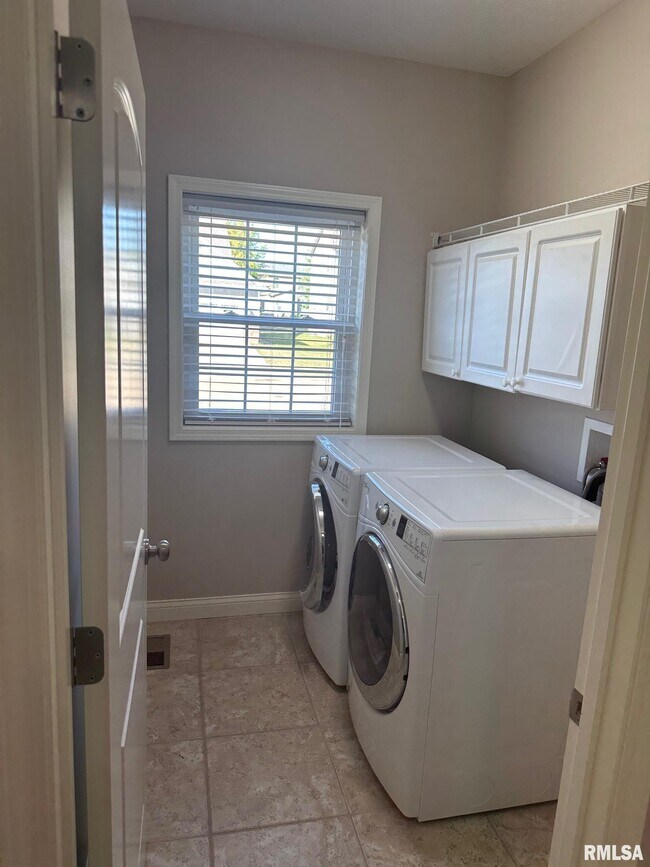 Building Photo - 11212 N Granite St