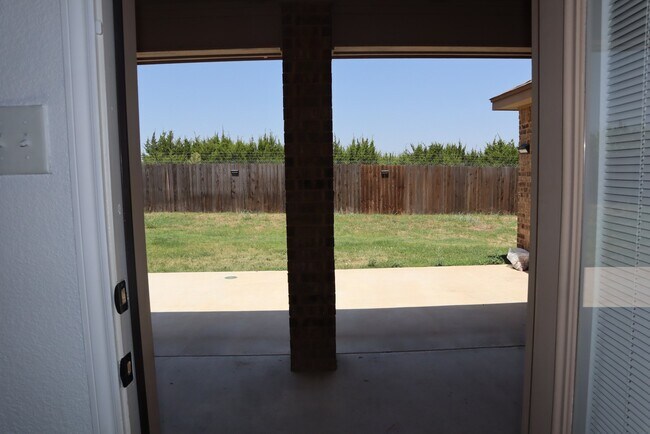 Building Photo - 5207 Colina Dr