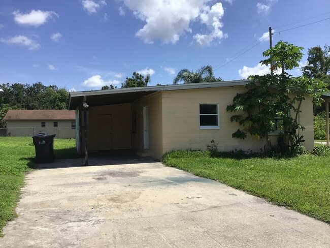 Building Photo - Northeast Orlando Home