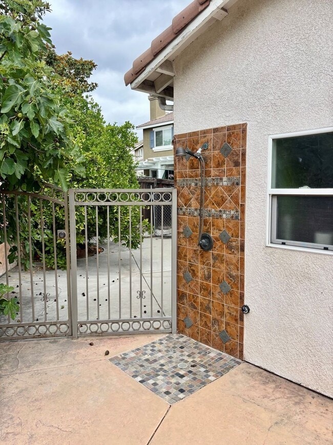 Building Photo - 11839 Garrison Dr