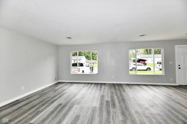Building Photo - 3550 Eisenhower Dr
