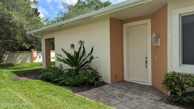 Building Photo - 826 Middleton Dr SW