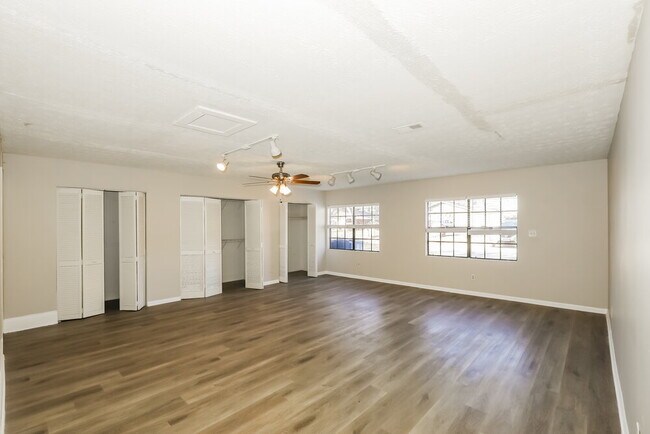 Building Photo - 8866 Wellston Ct