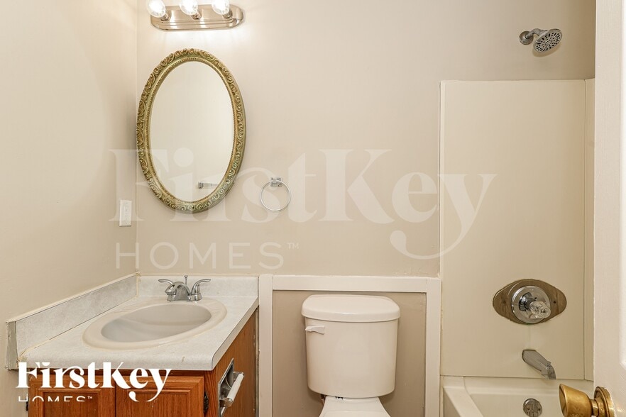 Building Photo - 6450 Peppermill Ln