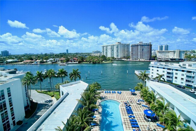 Building Photo - 1945 S Ocean Dr